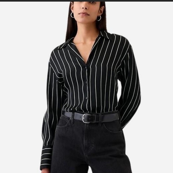 GAP Tops - NEW The GAP Relaxed Black And White Striped Button Down Shirt Top Blouse Large P